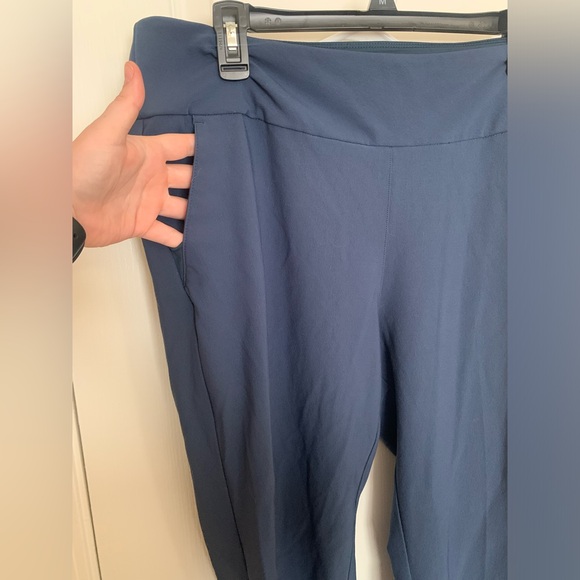 Adidas Women’s Solid Pull-on Golf Pant - Picture 4 of 11